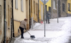 Litvínov zkouší místo soli ekologický posypový materiál 