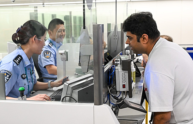 Peking chtěl přilákat cizince nechtěné v USA. Zrada rasy, bouří se Číňané