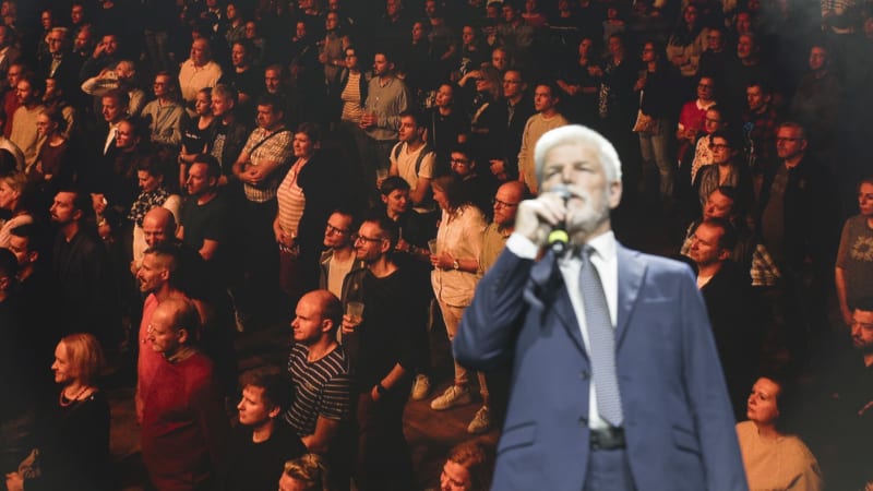 Pohnuté loučení s Drábovou: Prezident svou řečí dojal. Na střelu DANA 1 se vybralo 12 milionů