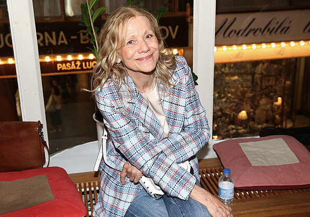 Lenka Filipová spadla ze schodů a poranila si hlavu. Odkládá koncerty