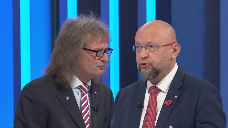 Ševčík: Střet zájmů? Loutkovodiči Pavla přitvrdili. Z Babiše může být Fico, obává se Bartošek