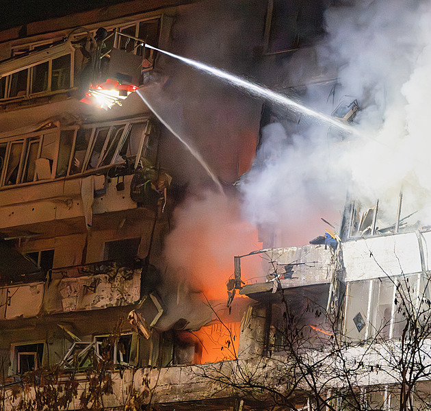 Kreml poslal drony na Kyjev, zabil dva lidi. Ukrajina útočila na jihu Ruska