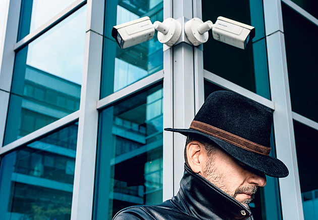 Praha plná kamer. Policii pomohly s vrahy na útěku, neschovají se ani piráti silnic