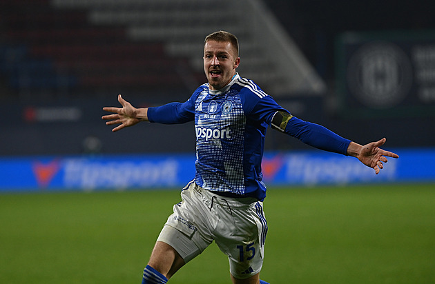 Práce? Ne, góly! Vašulín ve fotbalové lize dál vládne střelcům. Znáte jeho příběh?