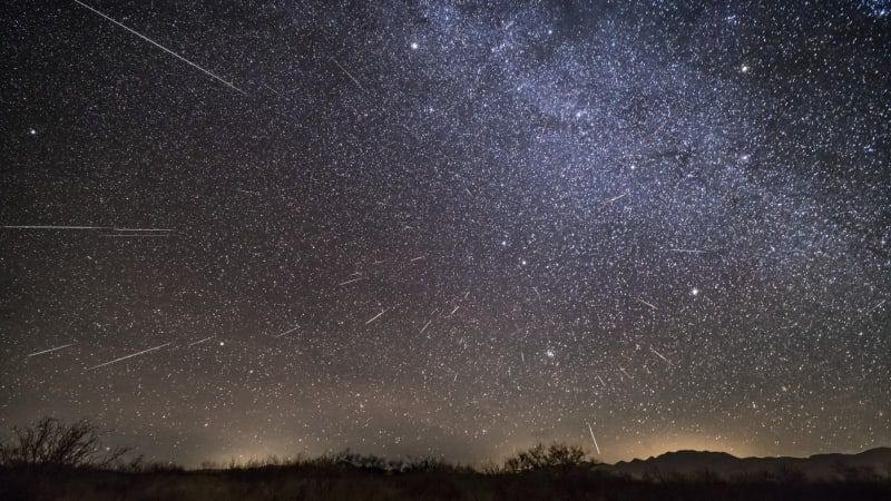 Noční oblohu rozzáří stovky padajících hvězd. Odkud nejlépe pozorovat meteorický roj Geminidy?