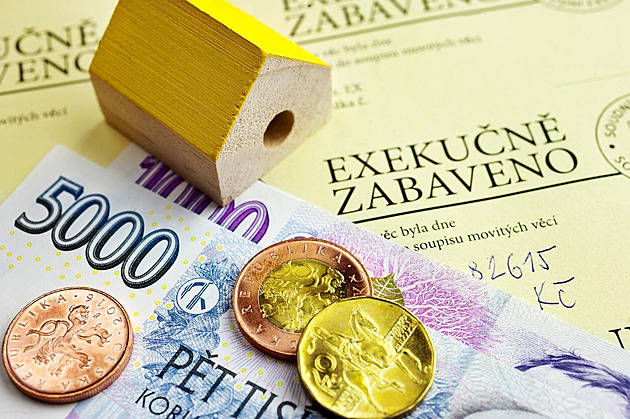 Fialova vláda přidala exekutorům. Podle nich málo, chtějí jednat s novým ministrem