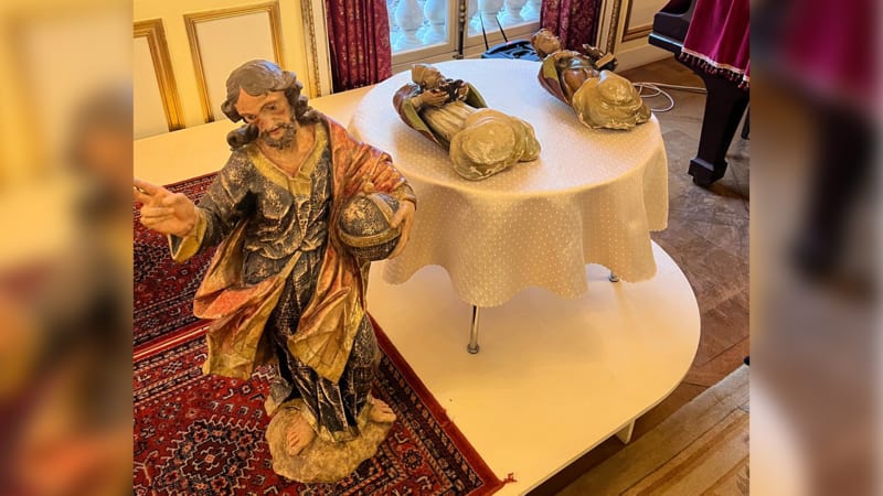 Do Česka se po 33 letech vrátily ukradené sochy. Mají velkou hodnotu, majitelé je dostali zpět