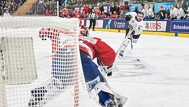 Sparta na Spengler Cupu odčinila úvodní porážku, s Helsinkami rozhodl Dzierkals