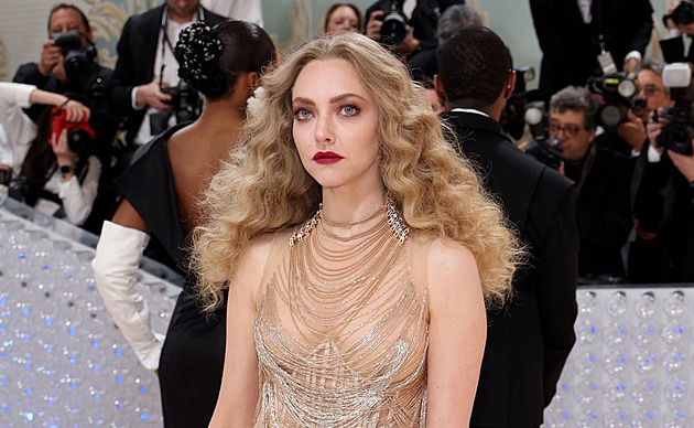 Jsem vyšťavená. Skloubit práci a mateřství je těžké, říká Amanda Seyfriedová