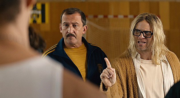 RECENZE: Když zdraví předstírají postižené. Kolečkův Dream Team baví, ale opatrně