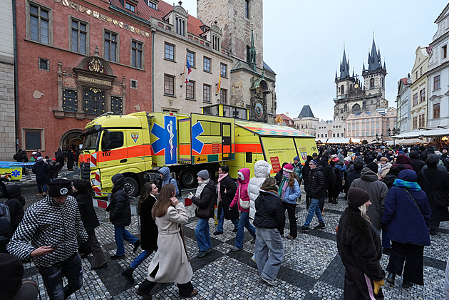 Česko oslaví nový rok. Policie nasadí tisíce lidí, už řešila pyrotechniku v zakázané zóně
