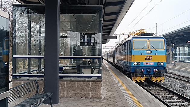 Inspirace Rakouskem. Správa železnic buduje čekárny přímo na nástupištích