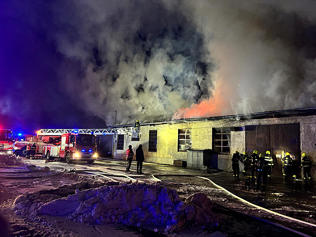 Požár haly v Tehově způsobil škodu sedm milionů, hasiči už zjistili příčinu