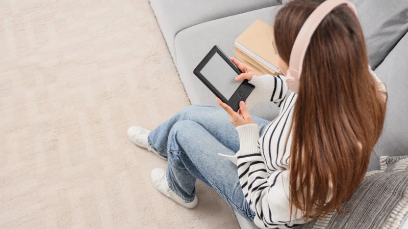  Od papíru k displeji: Jak se mění povinná četba školáků a kde najít tisíce knih zdarma? 