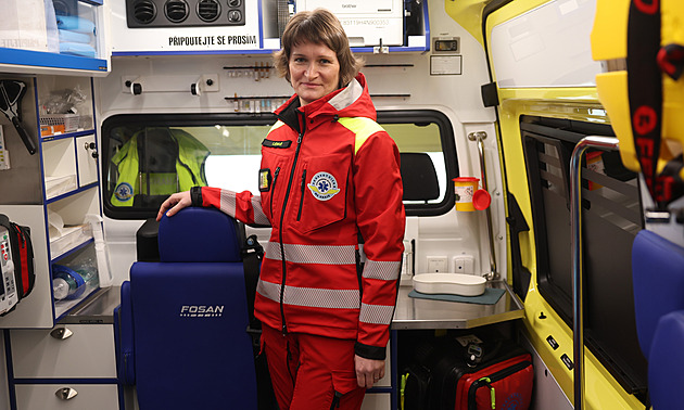 Stále pomáhá jiným, nyní musí i sobě. Záchranářka z Třince bojuje s rakovinou