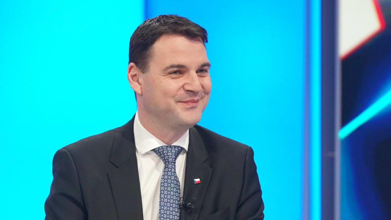 Vláda pošle na Ukrajinu elektrické generátory. Zvýší také výdaje na obranu