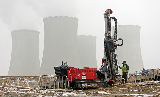 Vrty hluboké až 150 metrů. Průzkum pro dostavbu Dukovan pokračuje i ve větru a mrazu