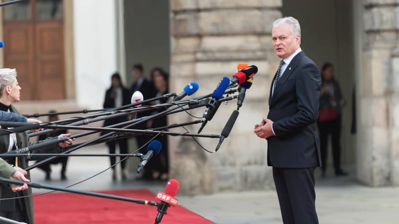 Když nezbrojíte, ohrožujete všechny. Prezident Litvy poslal vzkaz NATO, kritický byl i Pavel