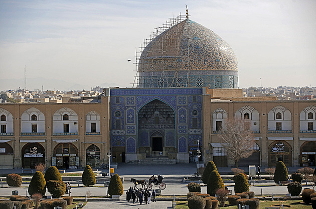 Neměla to být válka proti režimu? Íránce drtí pohled na zničené perské památky