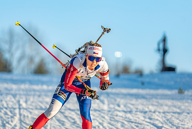 Biatlon ONLINE: Voborníková začala stíhací závod třemi chybami, další položku zvládá