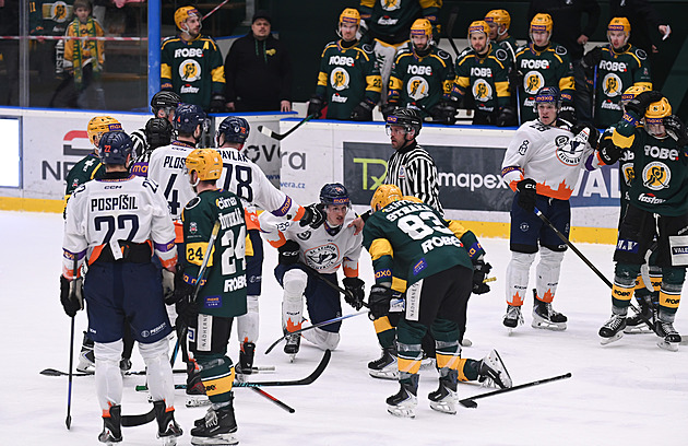 Vsetín řízne do kádru, tým potřebuje omladit. Brzké vyřazení stojí miliony