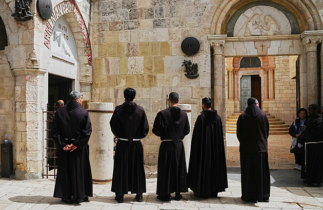 Oslavy náboženských svátků jsou v Jeruzalémě minimální. Na vině je válka