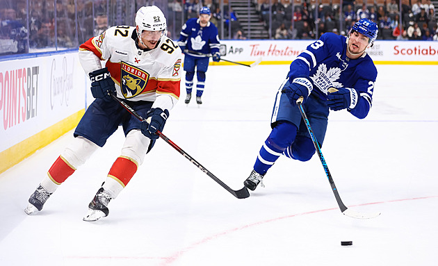 Nečas se dotáhl na Pastrňáka a přiblížil se stému bodu, Nosek zazářil dvěma góly