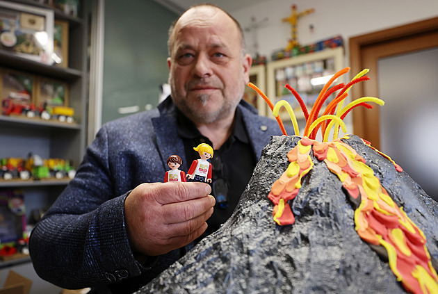 OBRAZEM: Od zedníka po nebožtíka. Igráček baví už 50 let, nahlédli jsme do výroby