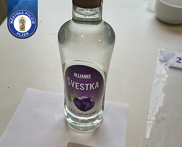 Absťák dohnal opilce ke krádeži v obchodě. Nakonec ho museli křísit