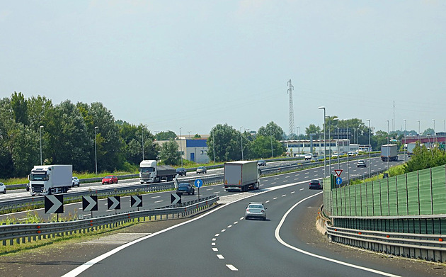 Český motorkář spadl u Neapole, následně ho přejelo nákladní auto