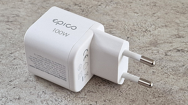 Nejmenší 100W USB-C nabíječka na světě se vejde do dlaně a utáhne notebook