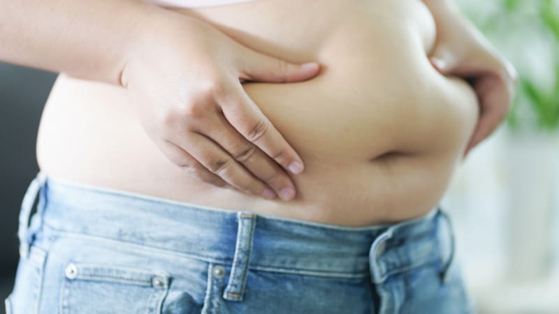 Pozor na neobvyklé krvácení. Rakovina dělohy útočí na tisíce českých žen, viníkem je obezita