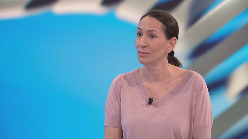 Udženija: Prezident i premiér by měli potlačit mužské ego. Společnost je rozeštvaná