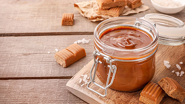 Víkendové pečení se SweetBurg: Jak přežít výrobu karamelové omáčky a nespálit kuchyň