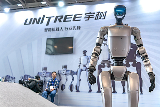 Trhu s humanoidními roboty dominuje Čína. Zajišťuje 97 procent dodávek