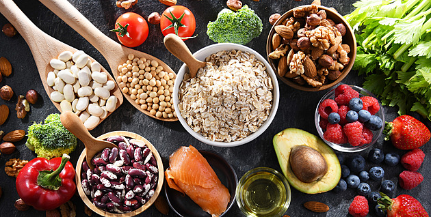 Chcete snížit cholesterol? Těchto třicet potravin zařaďte do jídelníčku
