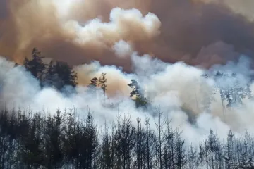 Hasiči dostali požár lesa na Strakonicku pod kontrolu