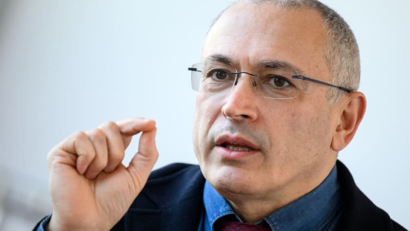 Ruské rafinerie jsou nadranc, tvrdí Chodorkovskij. Bývalý oligarcha ukázal na zásadní problém