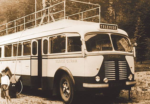 Před 70 lety vyjel v Ostravě přenosový vůz. Upravený autobus šířil Prodanou nevěstu