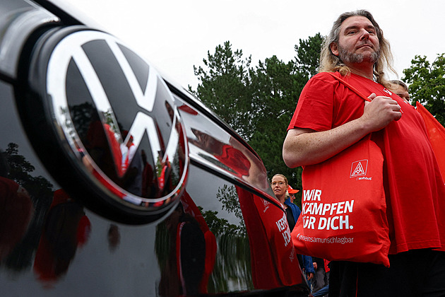 Krizí zmítaný VW čeká týden pravdy. Vedení se potká se zaměstnanci